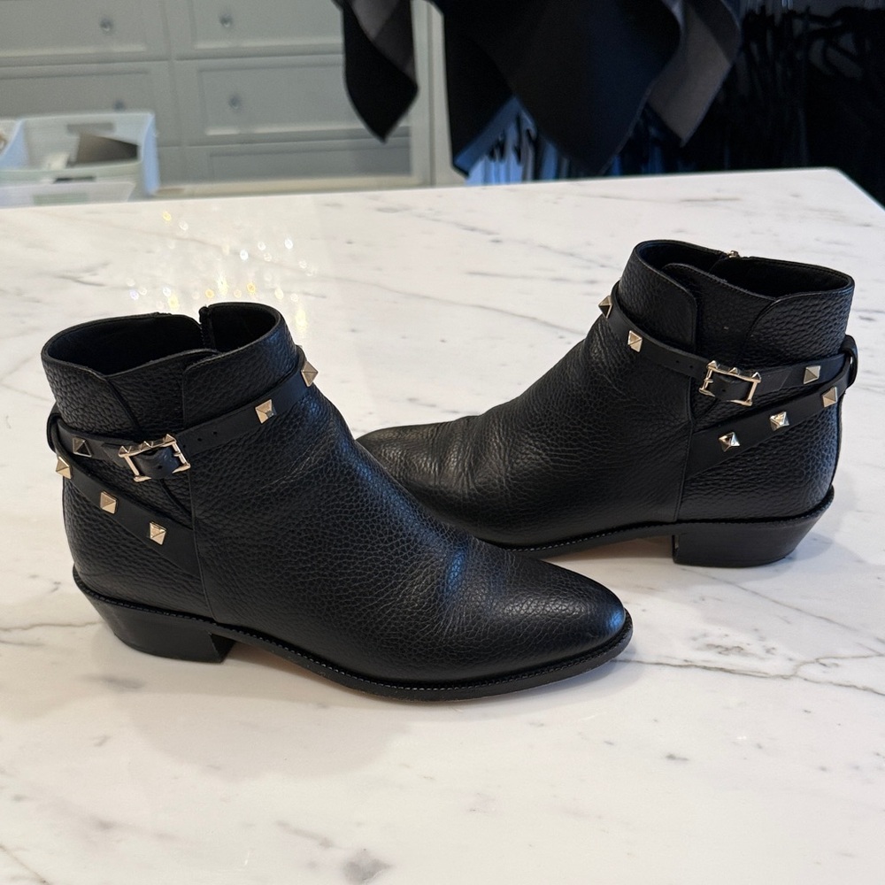 Valentino rockstud Leather Black Ankle Boots